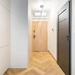 Global Park Beige Chic Studio