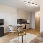 Global Park Beige Chic Studio